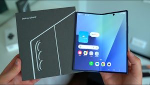 گوشی Galaxy Z Fold 7 به همراه جعبه