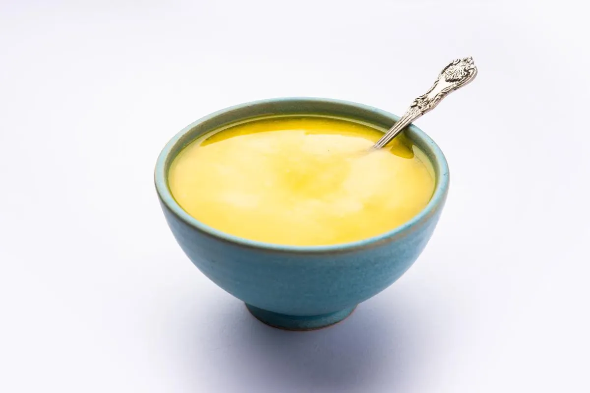 روغن حیوانی در کاسه